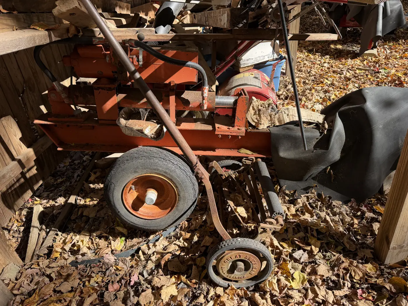 Log splitter, photo 1 of 2